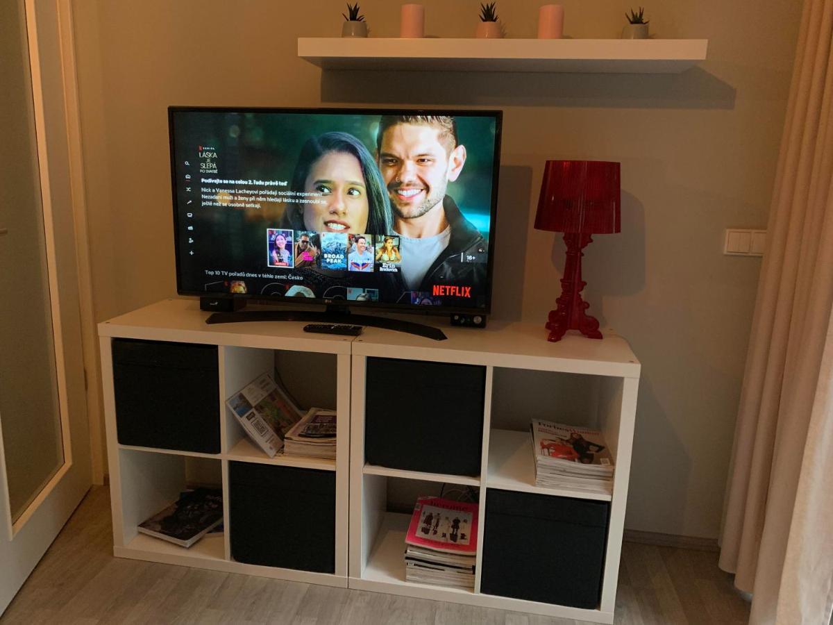 Jezerni Apartman S Terasou A Saunou V Lakepark Residence 도크시 외부 사진